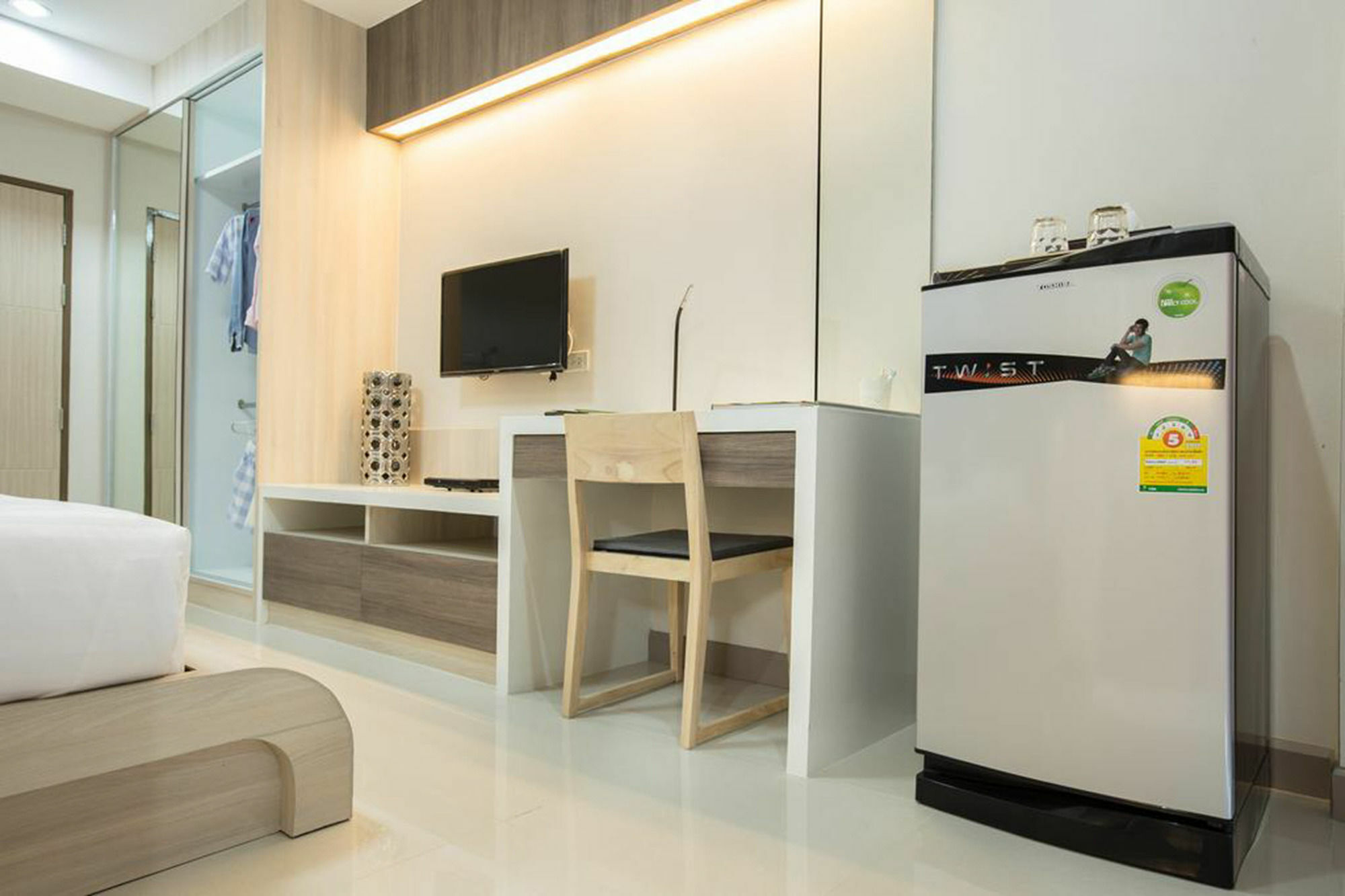 Central Place Serviced Apartment Angsila Chonburi Bagian luar foto
