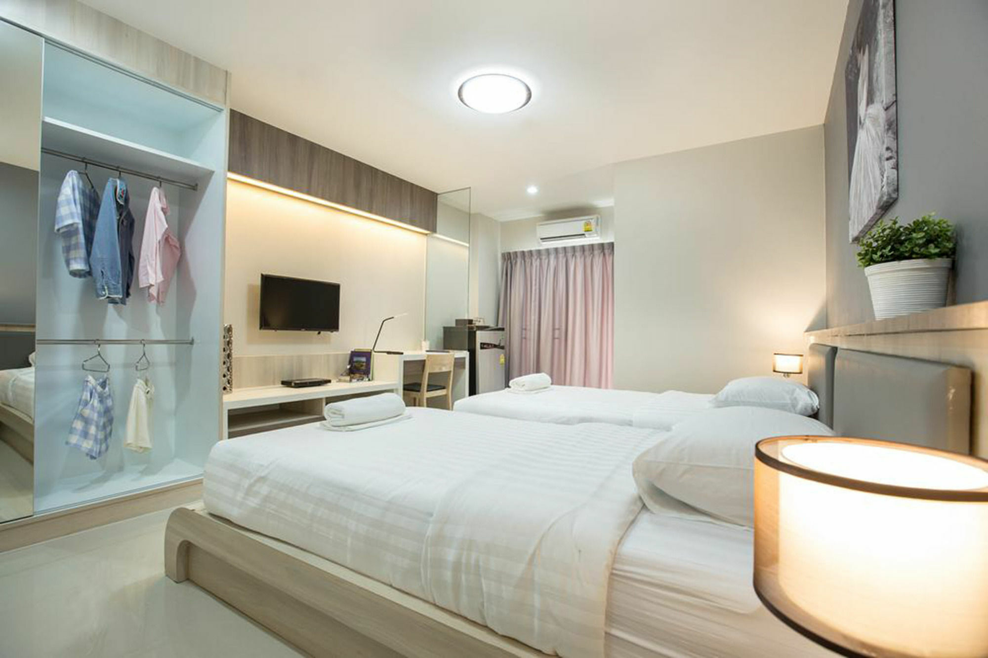 Central Place Serviced Apartment Angsila Chonburi Bagian luar foto