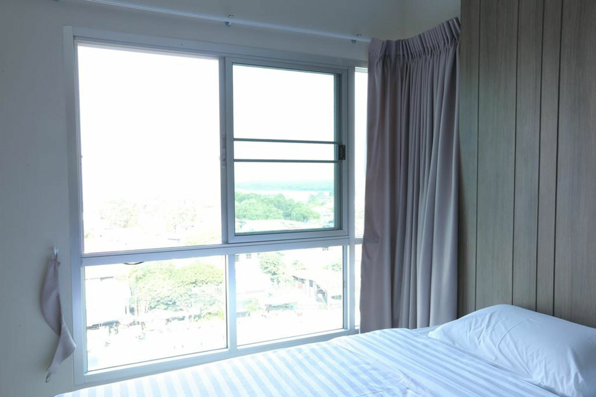 Central Place Serviced Apartment Angsila Chonburi Bagian luar foto