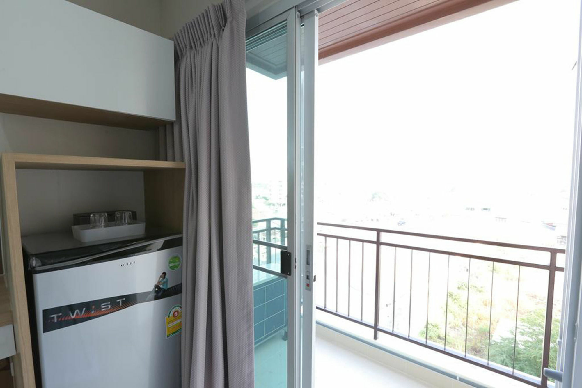 Central Place Serviced Apartment Angsila Chonburi Bagian luar foto