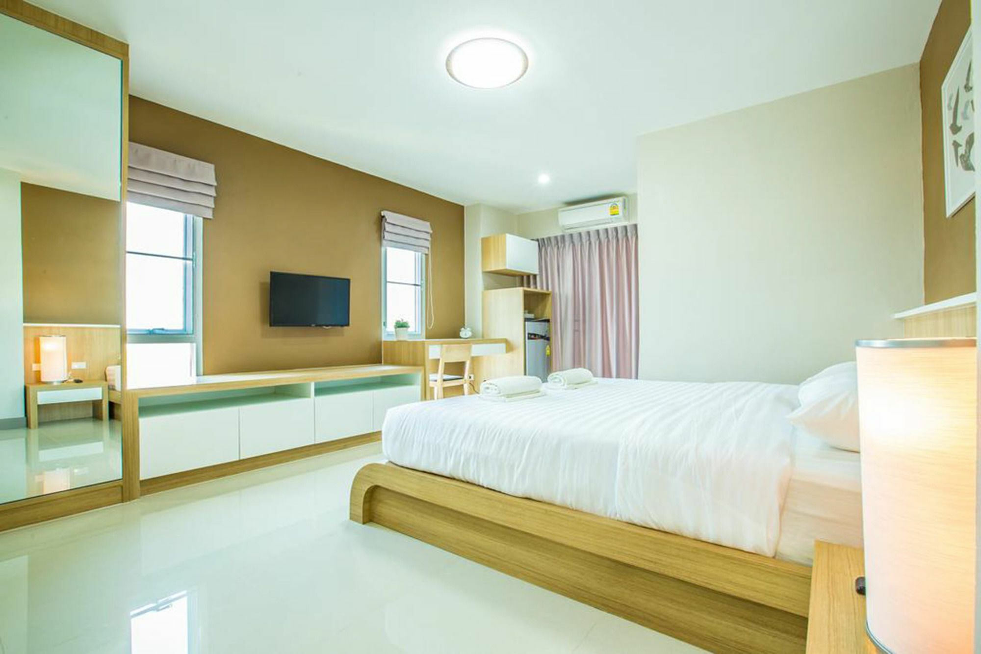 Central Place Serviced Apartment Angsila Chonburi Bagian luar foto