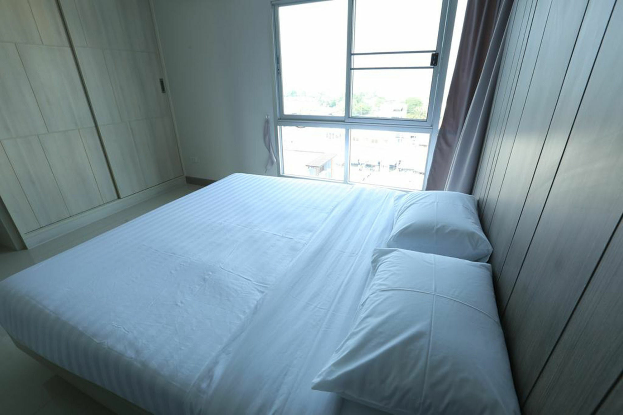 Central Place Serviced Apartment Angsila Chonburi Bagian luar foto