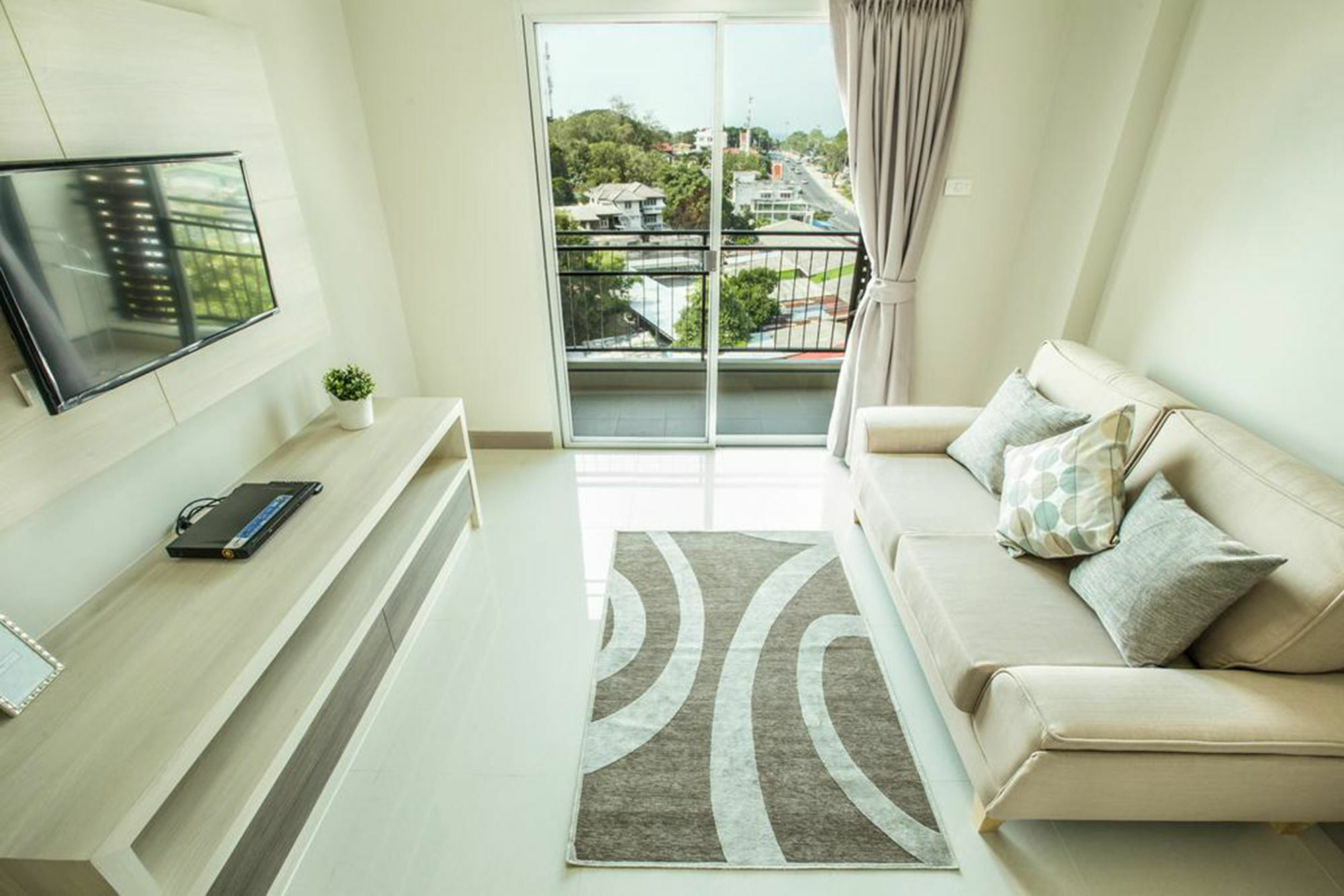 Central Place Serviced Apartment Angsila Chonburi Bagian luar foto